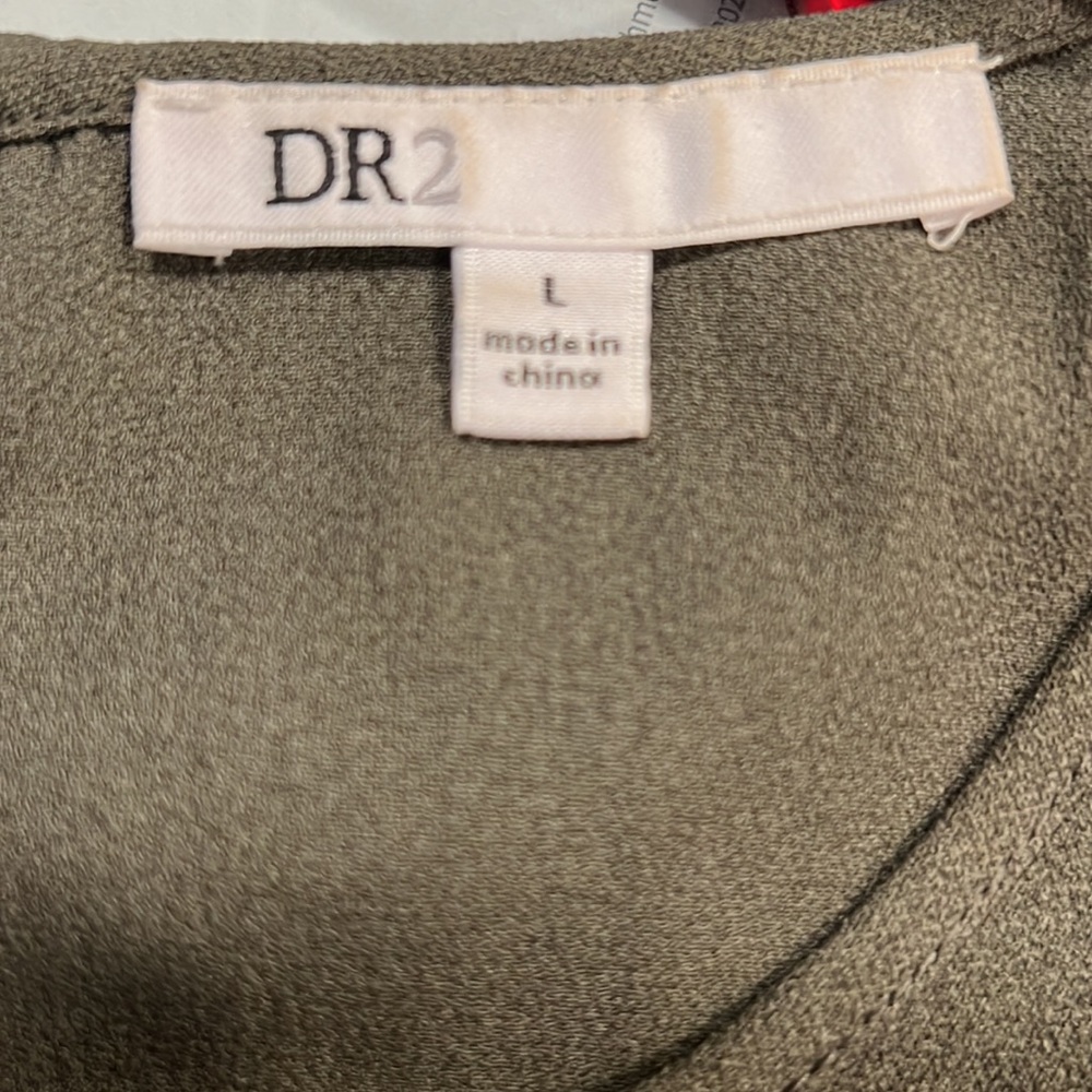 DR2 Large Sleeveless blouse - Olive - 100% Polyester - NWOT - Picture 3 of 4
